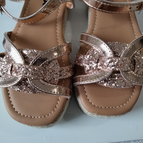 Kids Rose Gold Sandals Sz12 - Picture 2 of 6
